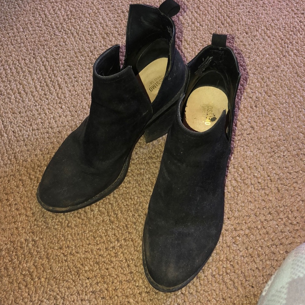 Mossimo cut out booties